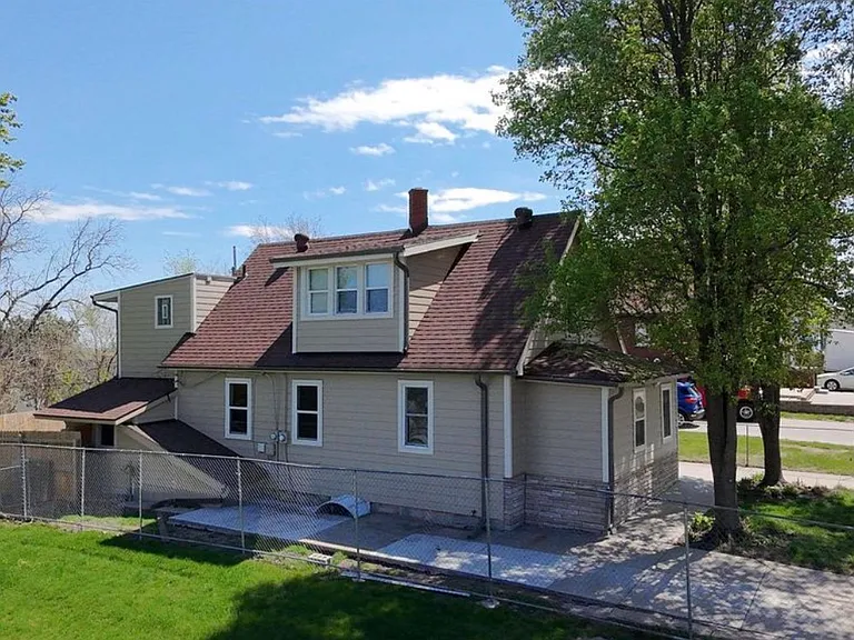 4515 S 17th St — Photo 2