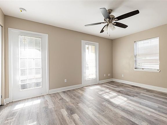 4th image of 219-21 W Kenilworth St