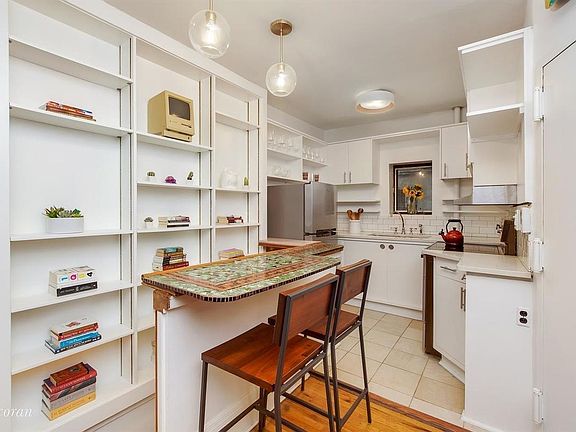 3rd image of 170 Norfolk St APT 13