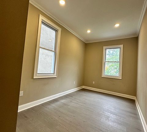 5th image of 76 Manhattan Ave #4