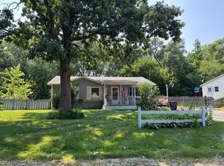 3405 Greenleaf Ave, Island Lake, IL 60042
