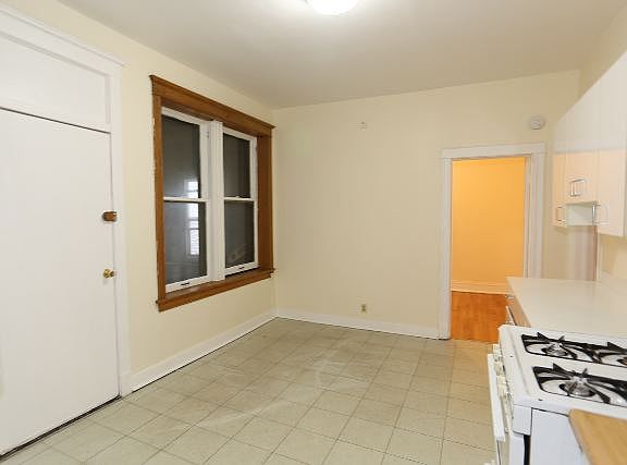 4th image of 953 N Hoyne Ave #2