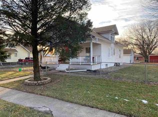 371 N 3rd St, Tecumseh, NE 68450