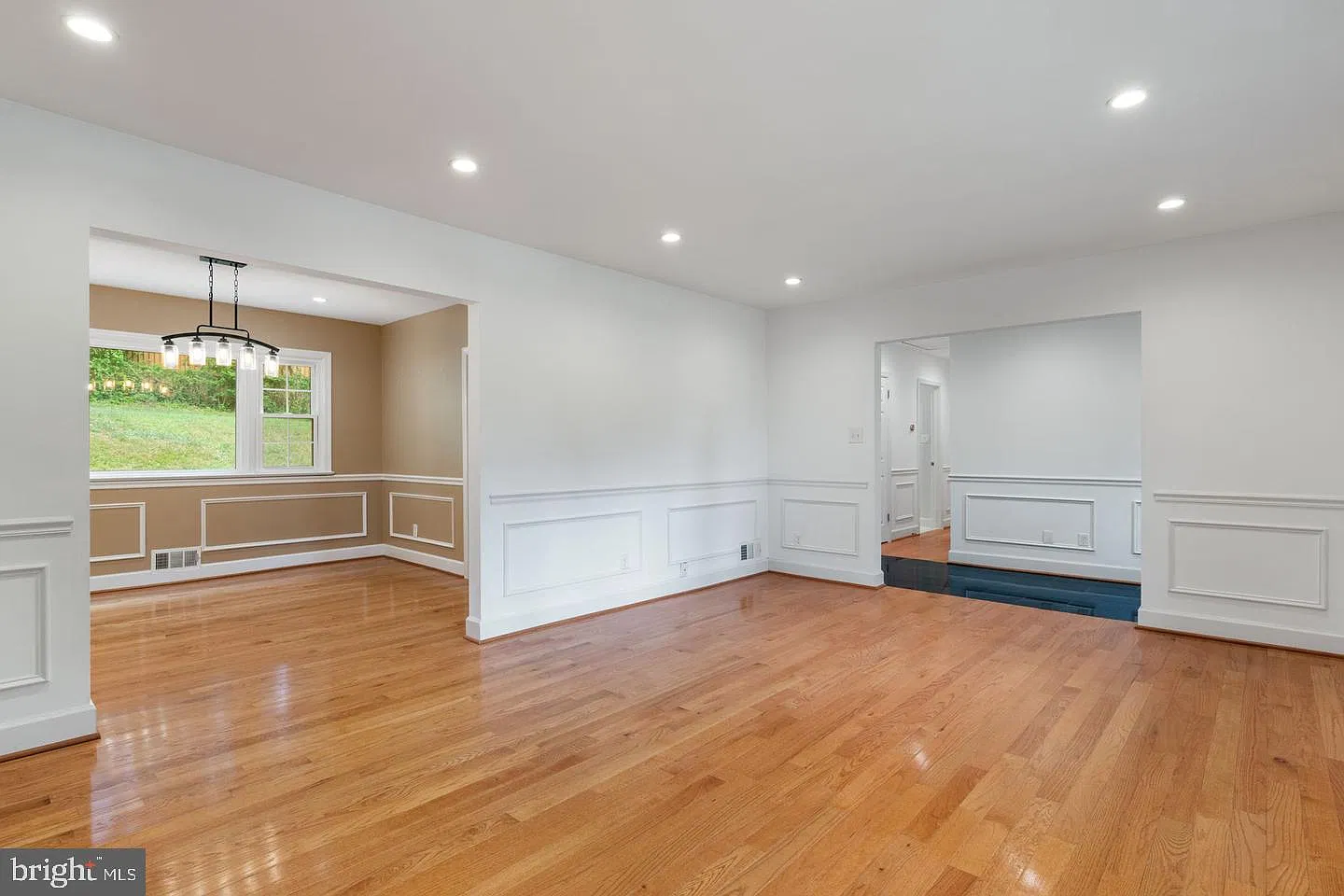 3 bed, 3.0 bath, 3412 sqft, $4,195 — Photo 3