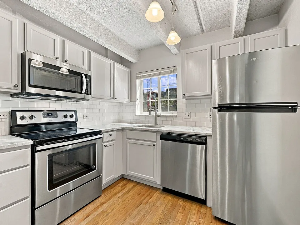 50 N Clarkson St #202