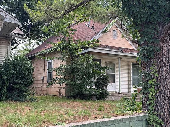 2nd image of 636 N Bell Ave