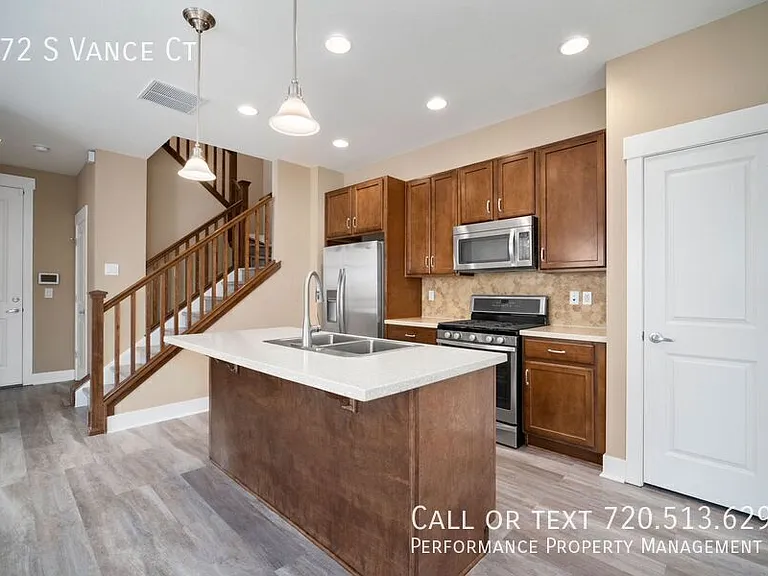 572 S Vance Ct — Photo 11