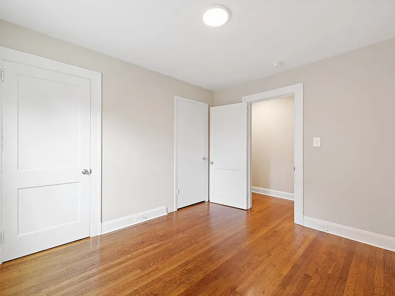 215 W Geer St — Photo 13