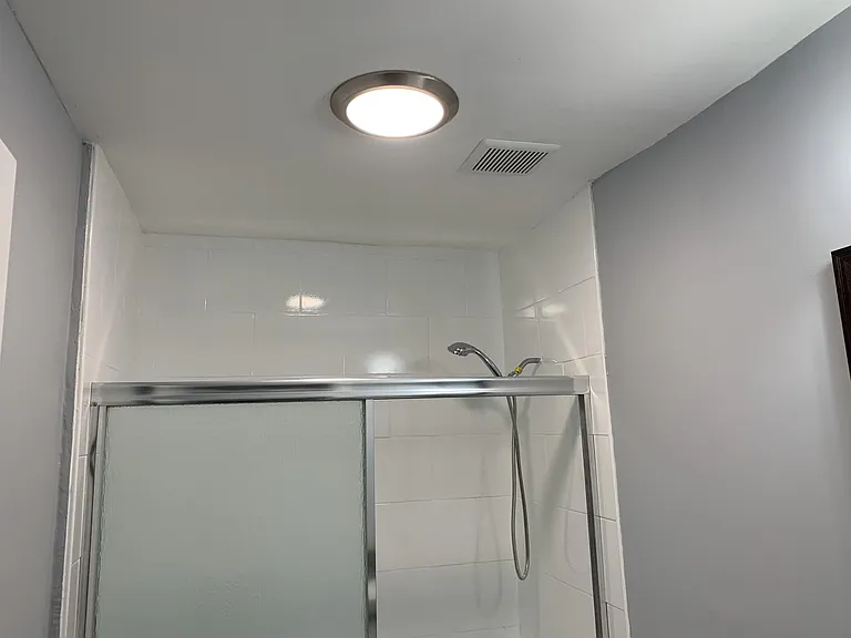 627 N Alexandria Ave — Photo 3