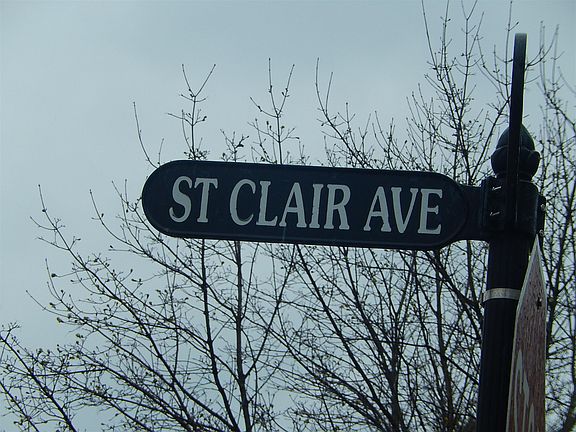 5th image of 589 Saint Clair St
