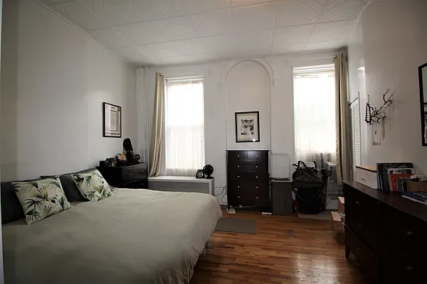 Rented by Brooklyn Real Inc | media 6