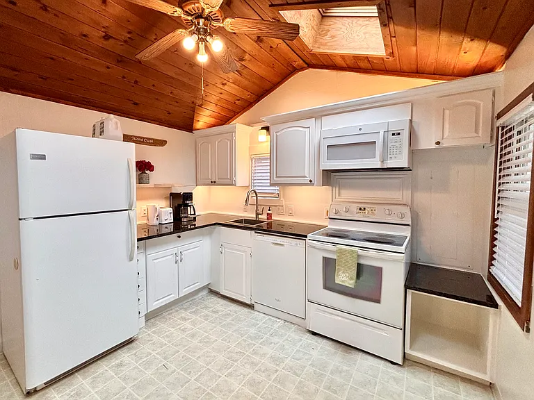 15 Lucille St #1 — Photo 8