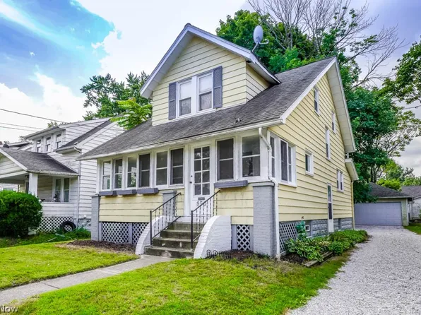 950 Hunt St, Akron, OH 44306