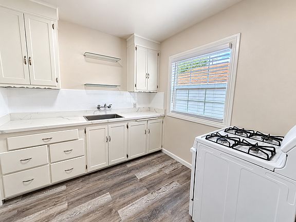 5th image of 811 Ohio Ave APT 3