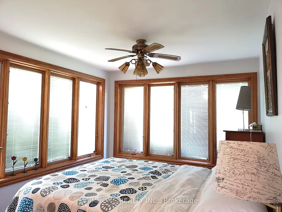 19 Shoreline Pl #1