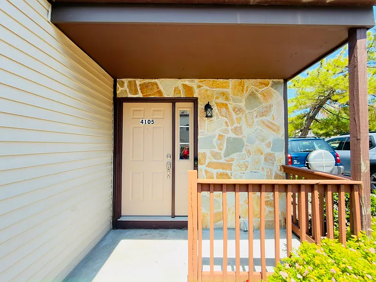 4105 Hana Rd — Photo 2