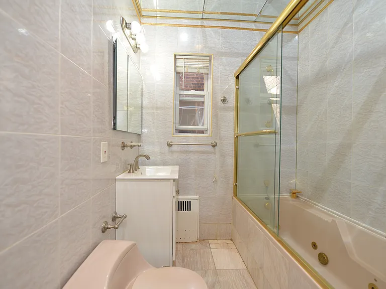 15 Bay 38 St #2 — Photo 13