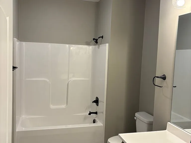 236 Calumet Dr — Photo 4
