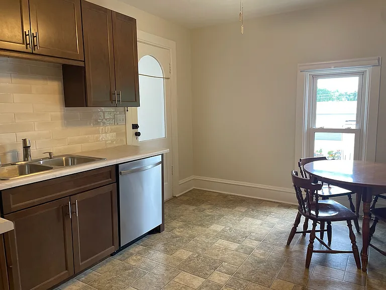 335 W Depot St #2 — Photo 9