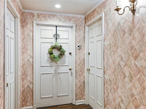 2nd image of 1441 Jackson Ave APT 3G