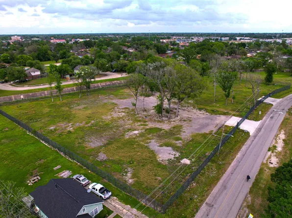 407 Victoria Dr, Houston, TX 77022