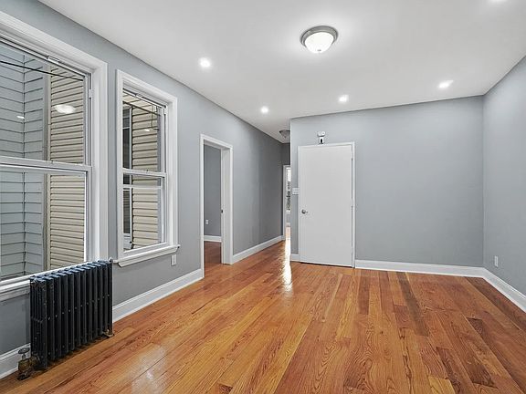 3rd image of 4122 Digney Ave #2W