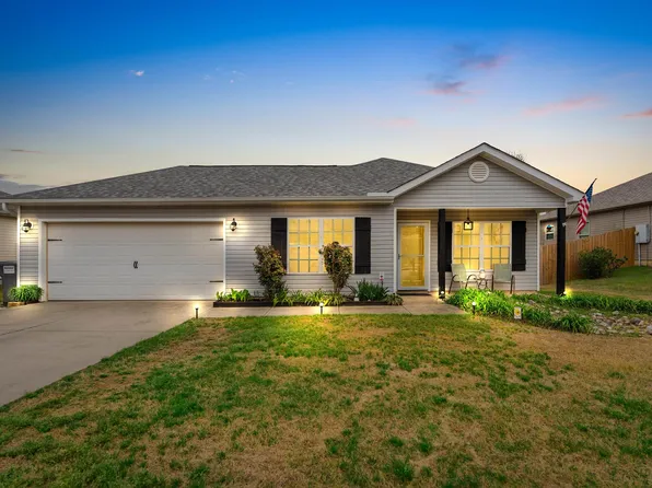 1218 Meadows Dr, Benton, AR 72019