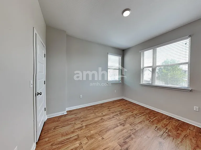 8113 Turnberry Ln — Photo 22