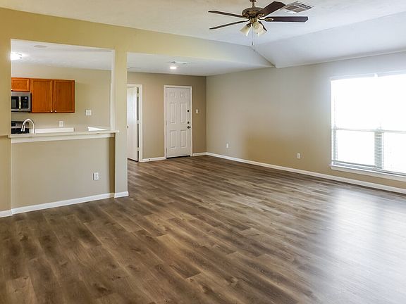 3rd image of 5207 Riverwood Dr