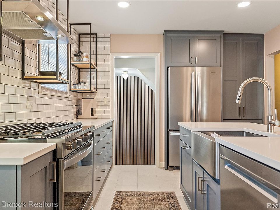 721 Leroy St, photo 13