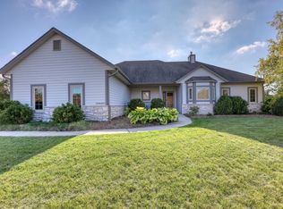 N54W17801 Walnut Way Dr, Menomonee Falls, WI 53051