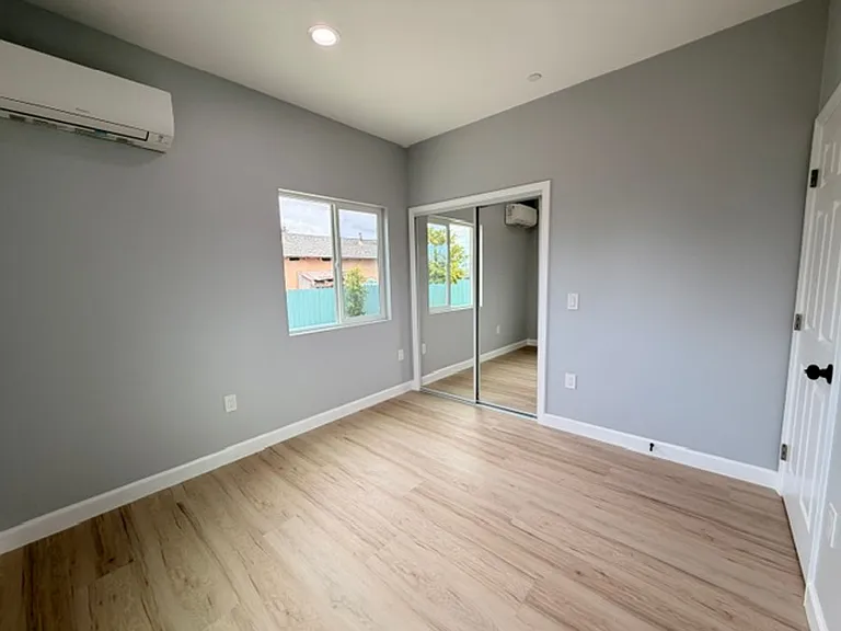 5256-5260 Groveland Drive — Photo 7