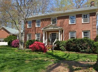 8 Cascade Ct, Greensboro, NC 27410