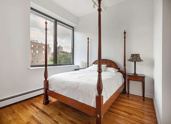 Rented by Warburg | media 4