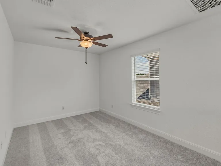 608 Knot Dr — Photo 13