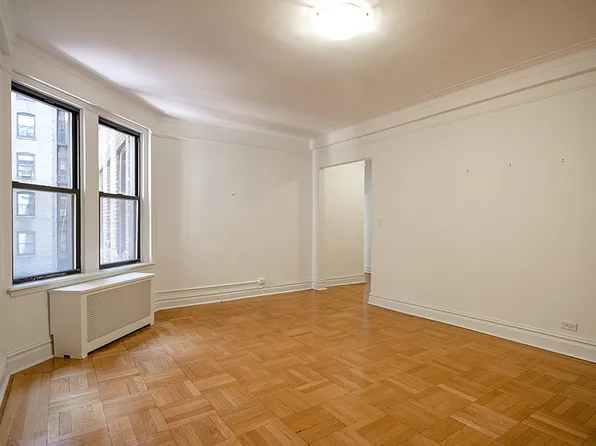 425 Riverside Drive image 2 of 19