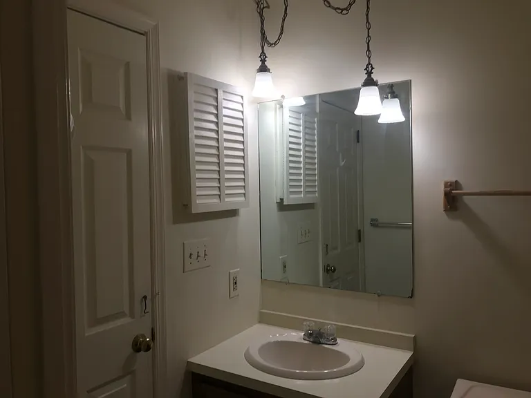 222 Cambridge Ct — Photo 36