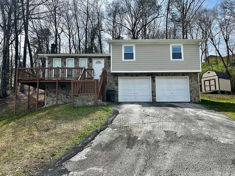 1st image of 400 Bardwood Ln