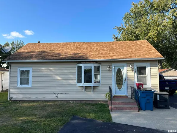 407 8th Ave, Silvis, IL 61282