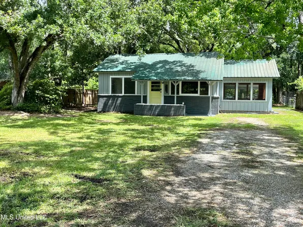 3815 Scovel Ave, Pascagoula, MS 39581