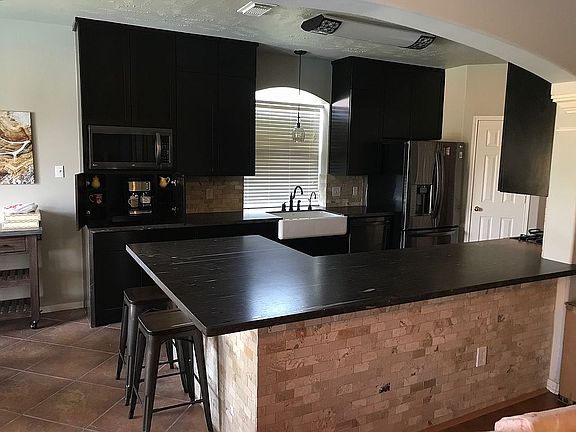 3rd image of 7410 Lassiter Hollow Ln
