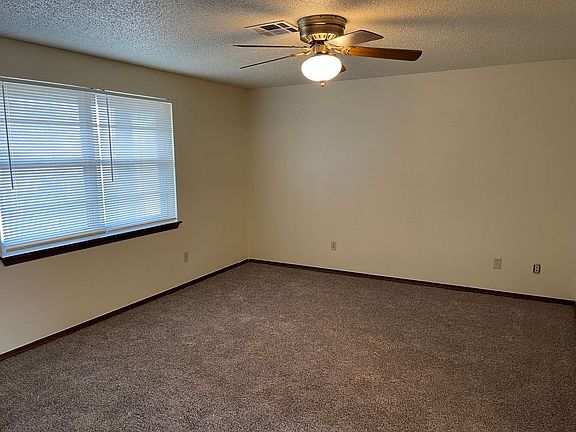 2nd image of 114 Skyline Dr
