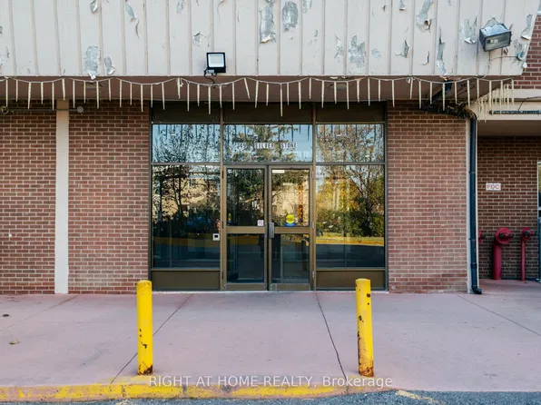 49 Silverstone Dr #405, Toronto, ON M9V 3G2