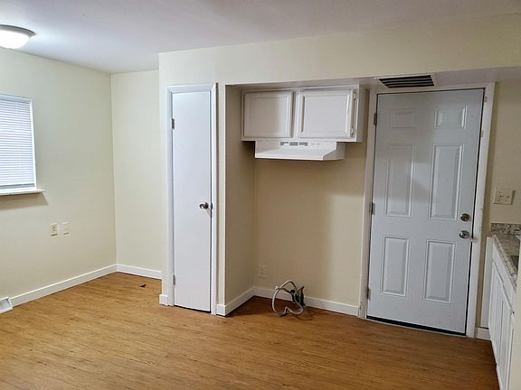 5th image of 2047 Grasmere Ave