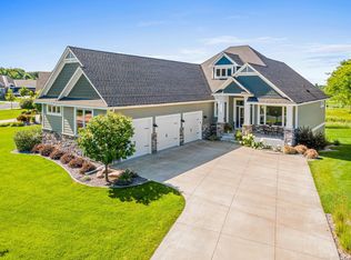 1920 Annika Dr N, Lake Elmo, MN 55042