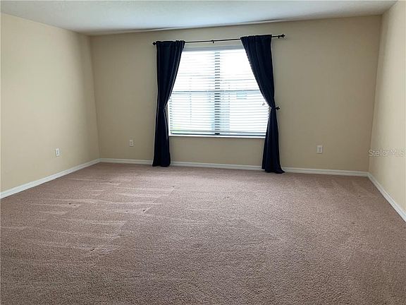 4th image of 2728 Garden Falls Dr