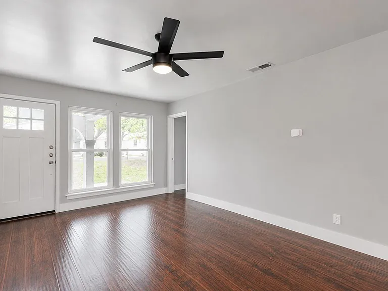 9706 Cottle Dr — Photo 5