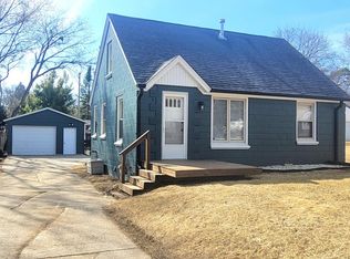 4107 W Calumet Rd, Milwaukee, WI 53209