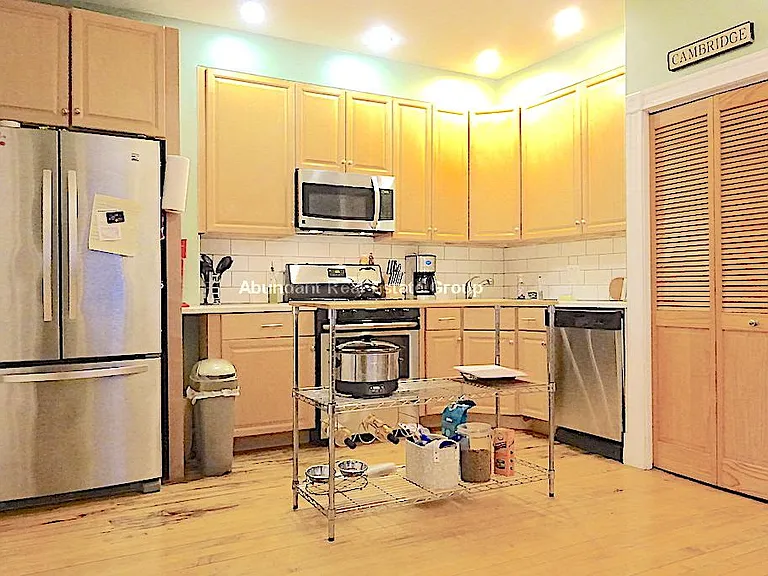 1228 Cambridge St #1 — Photo 8