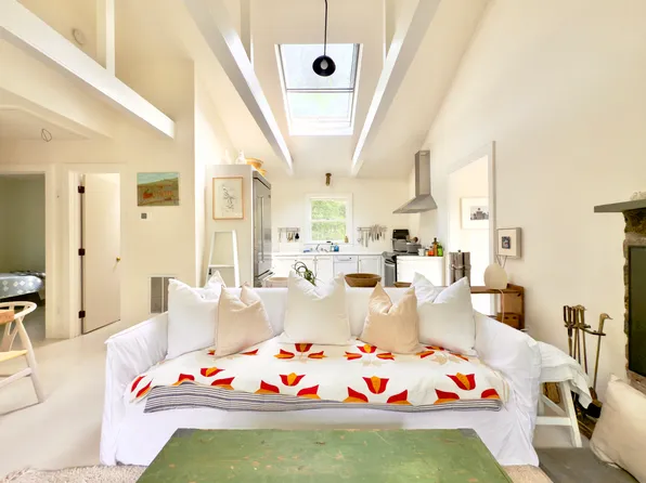 (undisclosed Address), Amagansett, NY 11930